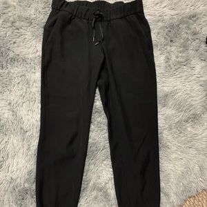 Lululemon on the fly jogger